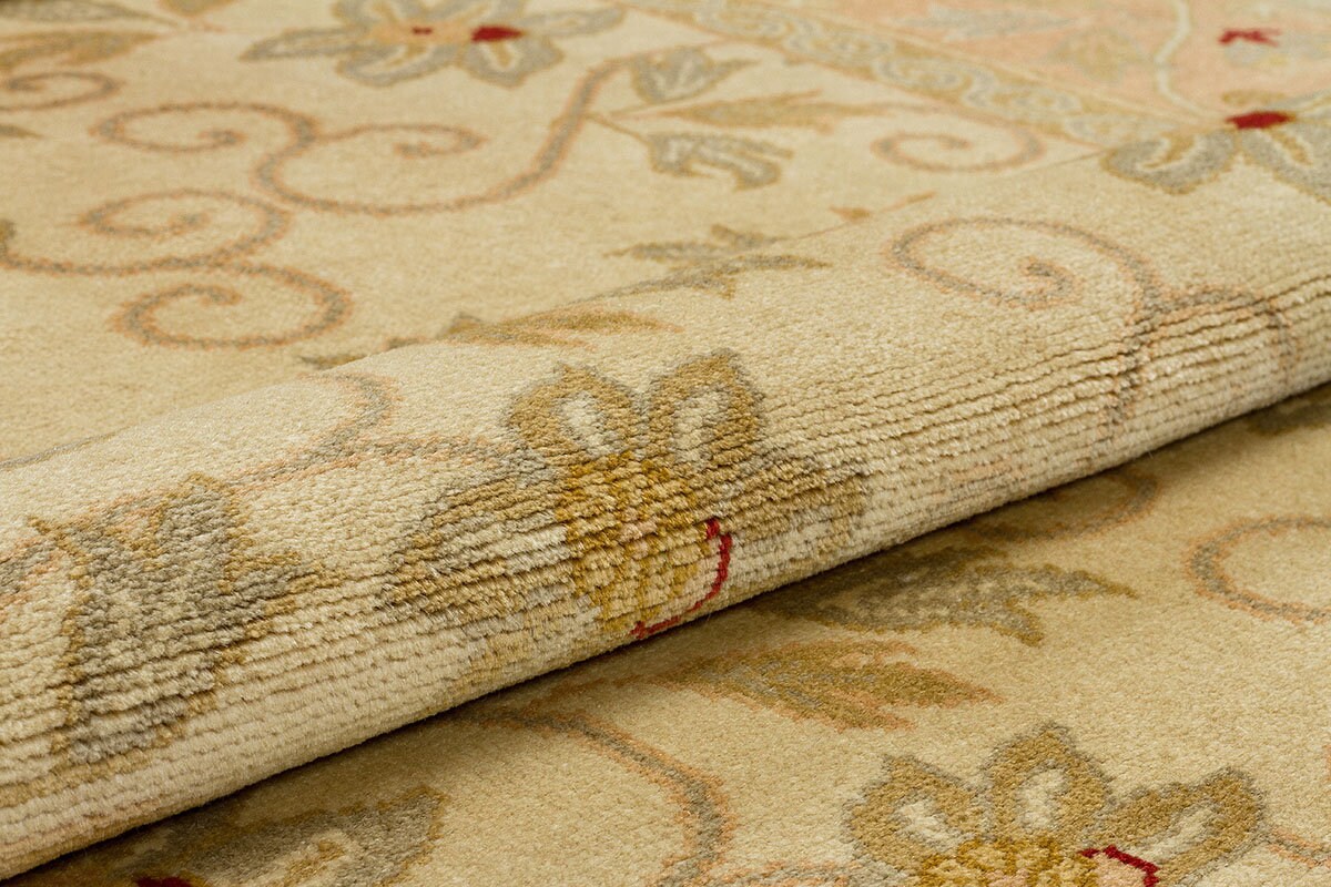 Vintage Turkish Wool Rug: Handmade Beige Floral Carpet (5.70 ft x 7.48 ft)