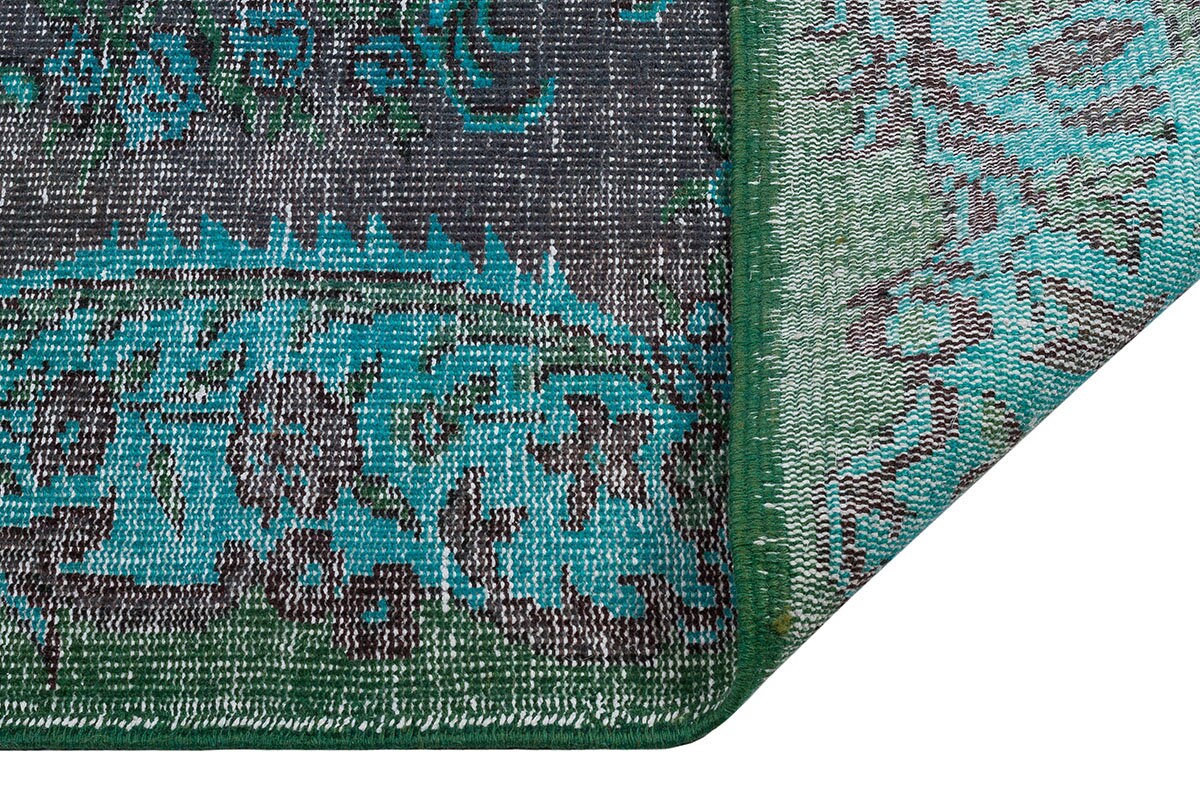 Vintage Turkish Wool Rug (5.2x8.3 ft): Handmade Anatolian Area Rug