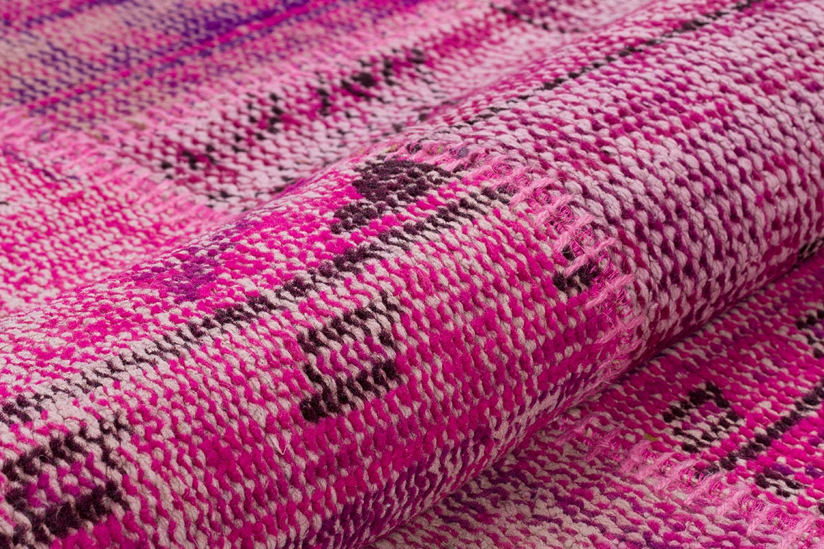 Handmade Pink Patchwork Rug: Modern Bohemian Wool Area Rug (5.2x7.5 ft)