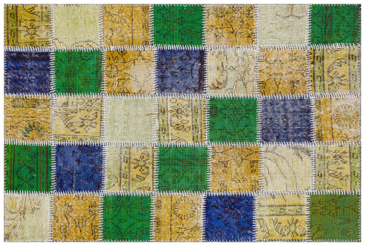 Handmade Wool Patchwork Rug: Bohemian Turkish Area Rug (3.9x5.7 ft)