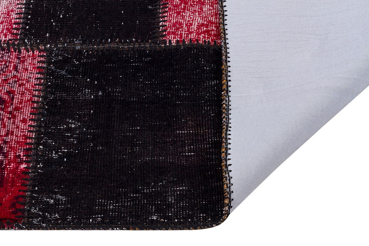 Handmade Wool Patchwork Turkish Rug: Bohemian Area Rug (3.9x5.9 ft)