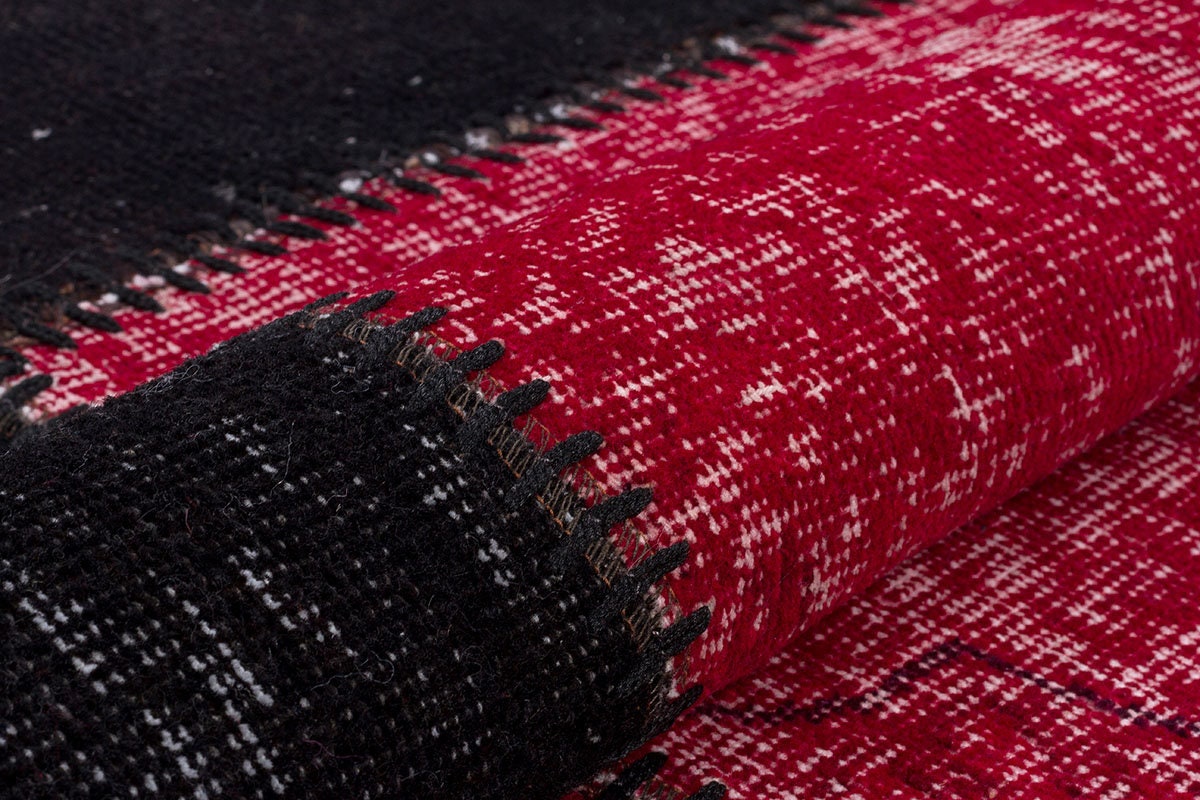 Handmade Wool Patchwork Turkish Rug: Bohemian Area Rug (3.9x5.9 ft)