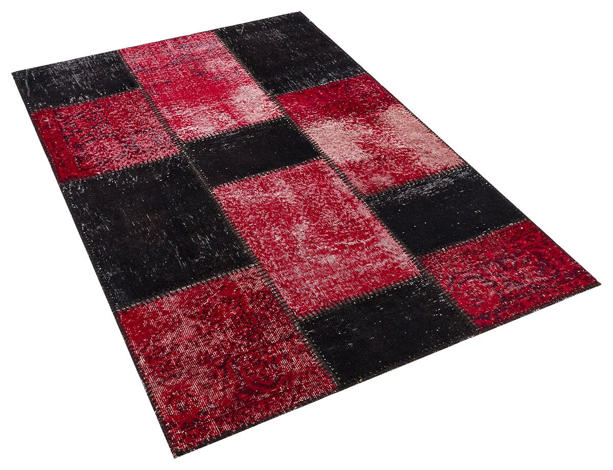 Handmade Wool Patchwork Turkish Rug: Bohemian Area Rug (3.9x5.9 ft)