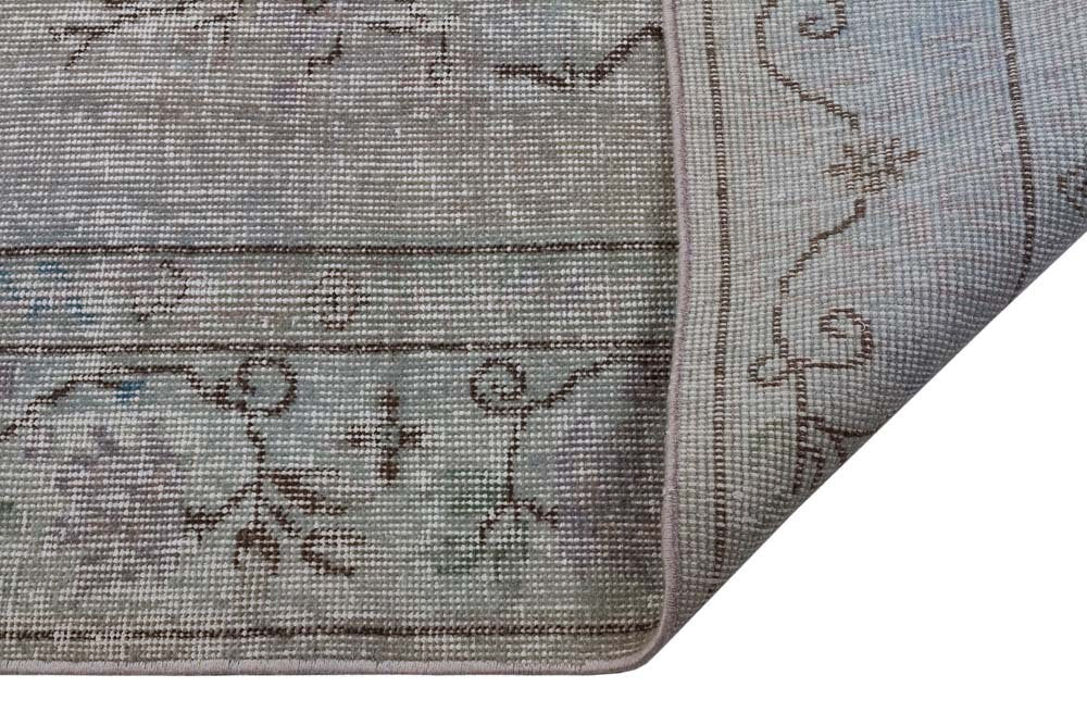 Vintage Turkish Wool Rug (5'7x9'6 ft): Handmade Anatolian Persian Design