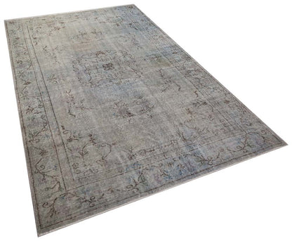 Vintage Turkish Wool Rug (5'7x9'6 ft): Handmade Anatolian Persian Design