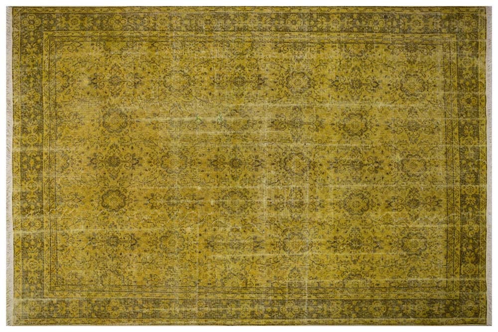 Vintage Turkish Wool Rug: Anatolian Persian Design (6.9x9.8 ft)