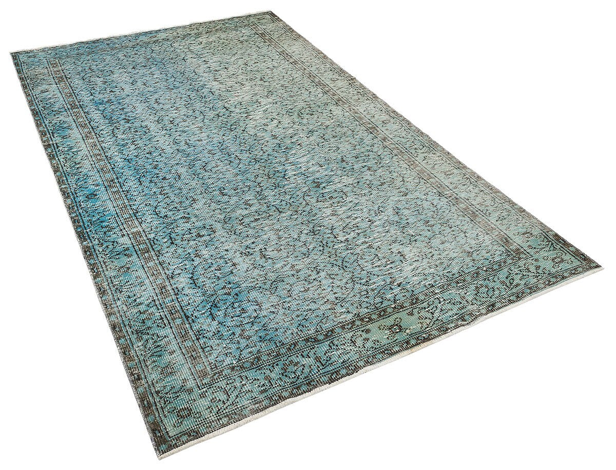 Vintage Turkish Wool Rug (5.1x8.2 ft): Handmade Anatolian Persian Design