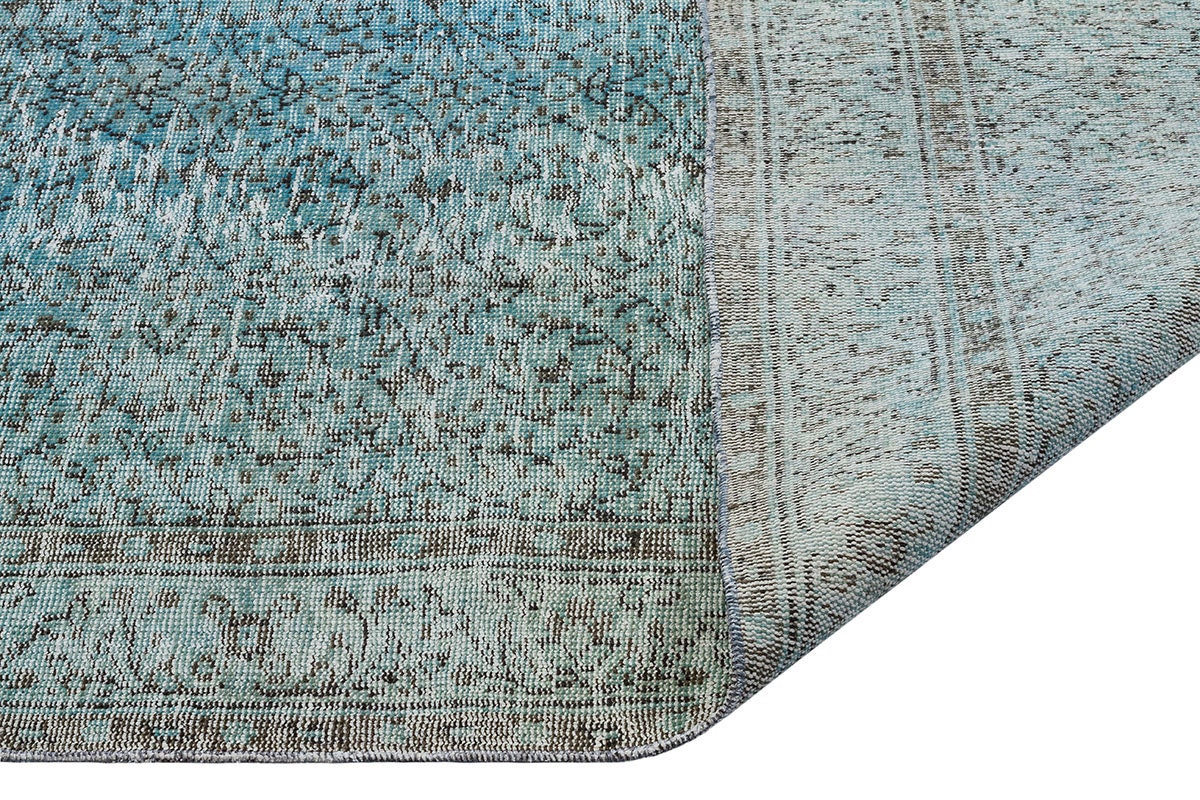 Vintage Turkish Wool Rug (5.1x8.2 ft): Handmade Anatolian Persian Design