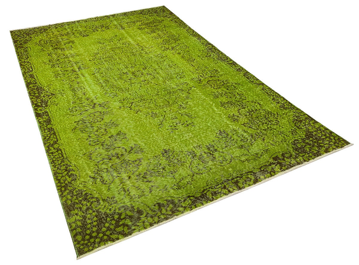 Vintage Green Wool Rug (5.6x8.6 ft) - Anatolian Persian Design