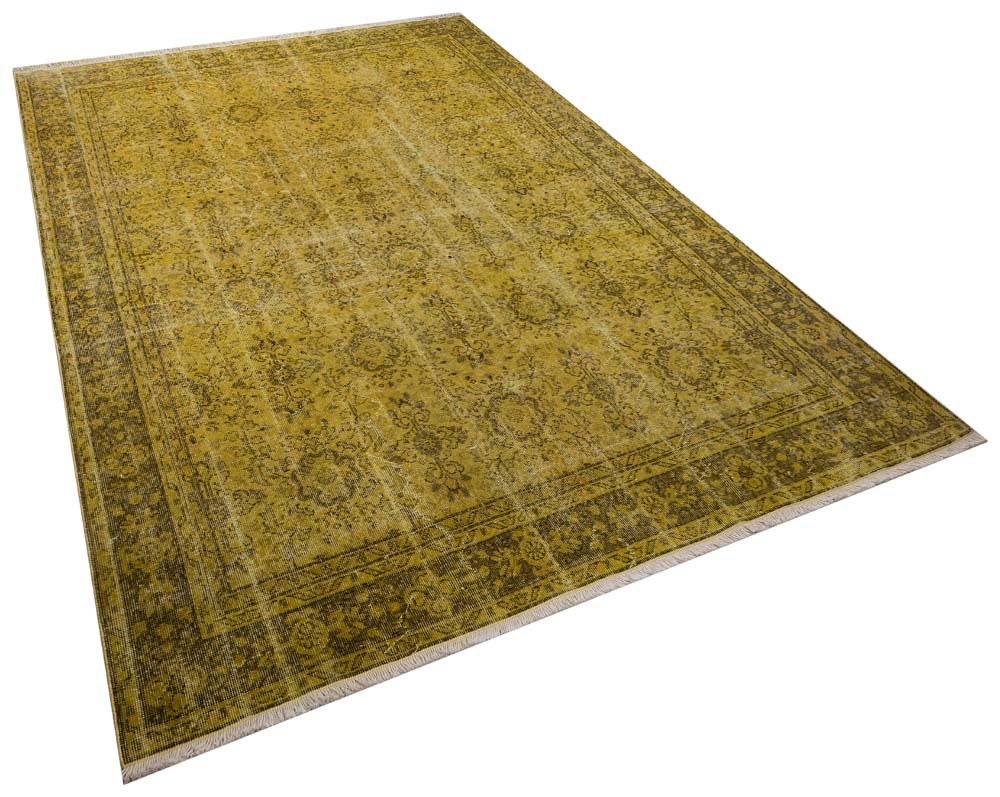 Vintage Turkish Wool Rug: Anatolian Persian Design (6.9x9.8 ft)