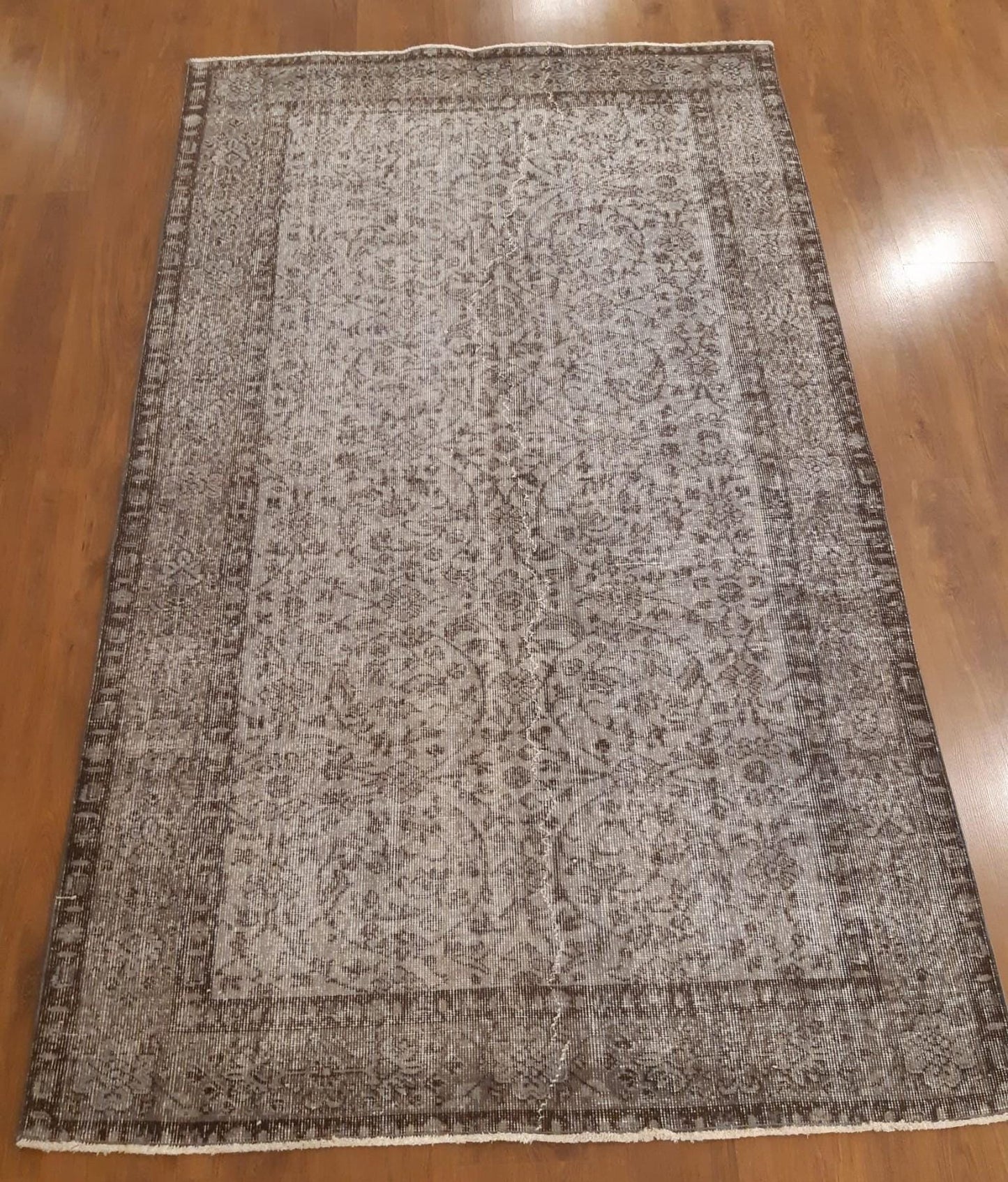 Vintage Turkish Wool Rug (4.6x7.6 ft): Handmade Anatolian Persian Design