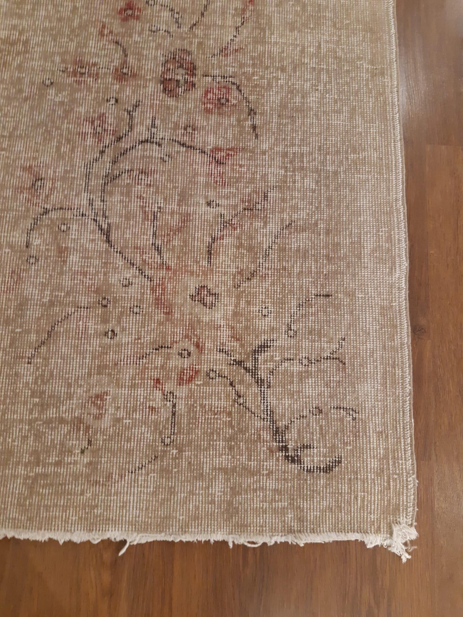 Vintage Turkish Wool Rug: Bohemian Anatolian Design (3'9"x7' ft)