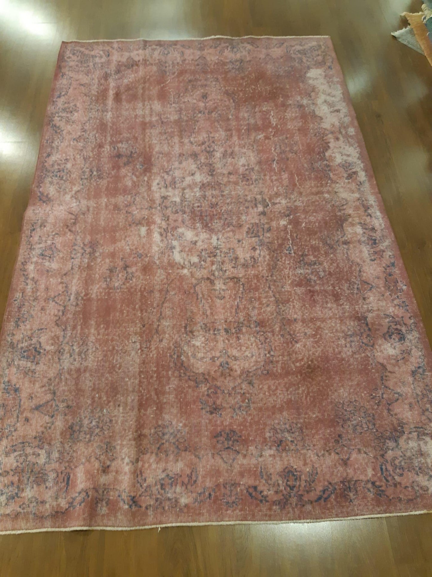 Vintage Turkish Wool Rug (5.8x9.5 ft): Handmade Anatolian Persian Design