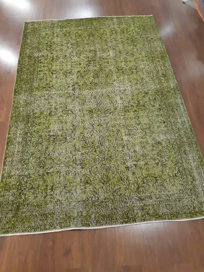 Handmade Green Wool Vintage Rug: 6x9 ft