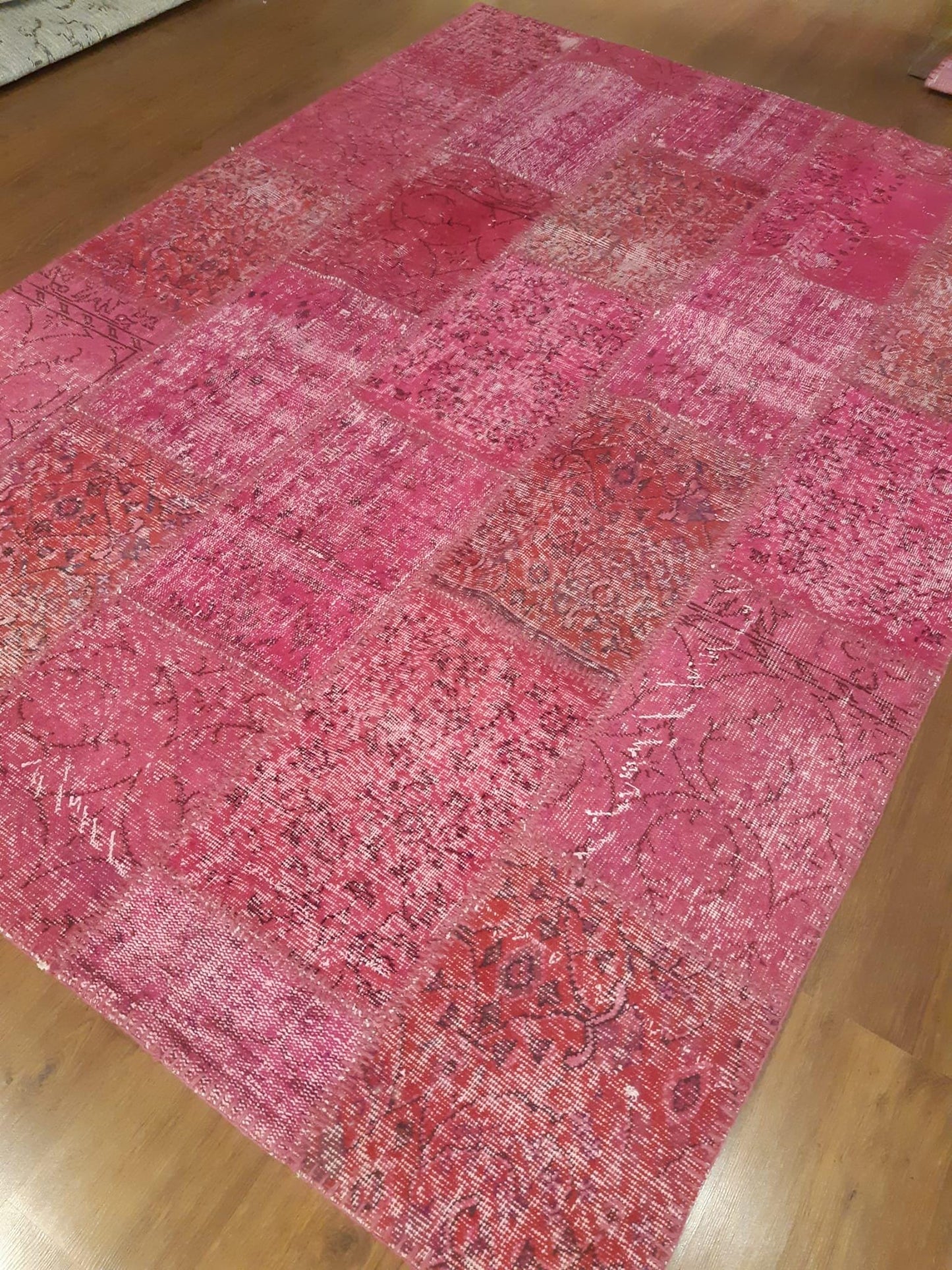 Handmade Wool Turkish Patchwork Rug: Vintage Pink Bohemian Area Rug (5.6x8)