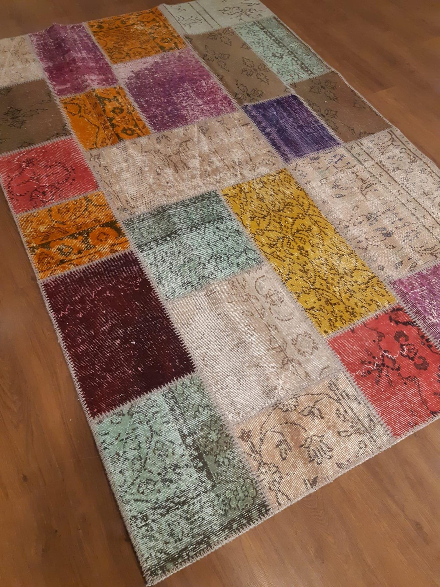 Handmade Wool Patchwork Rug: Bohemian Turkish Area Rug (4.4x6.8 ft)