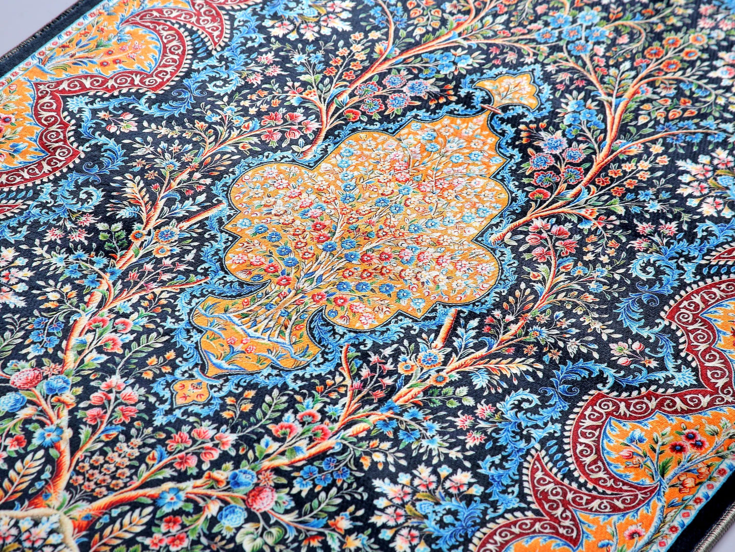 Turkish Prayer Rug, Traditional Ottoman Design Seccade