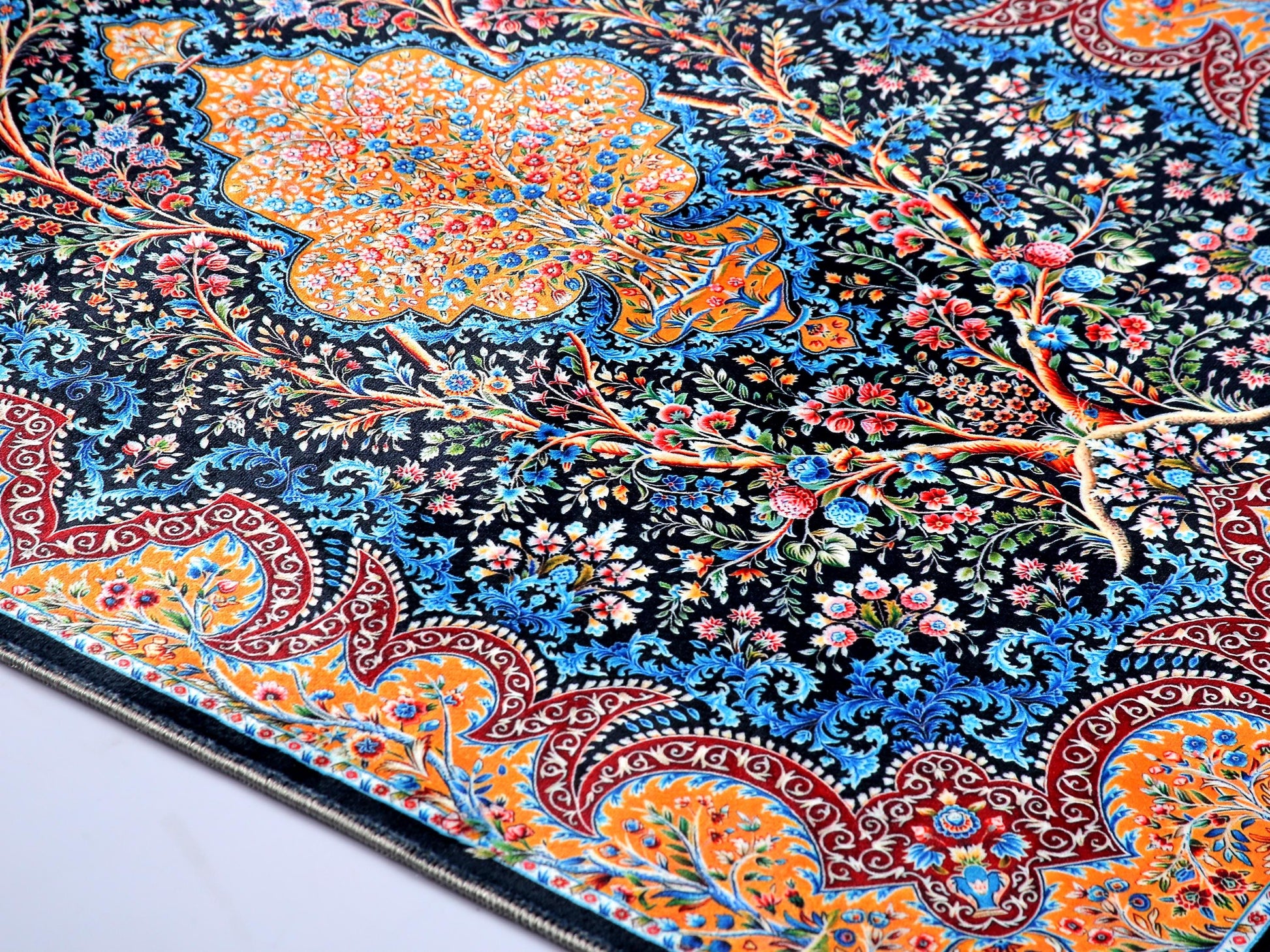 Turkish Prayer Rug, Traditional Ottoman Design Seccade