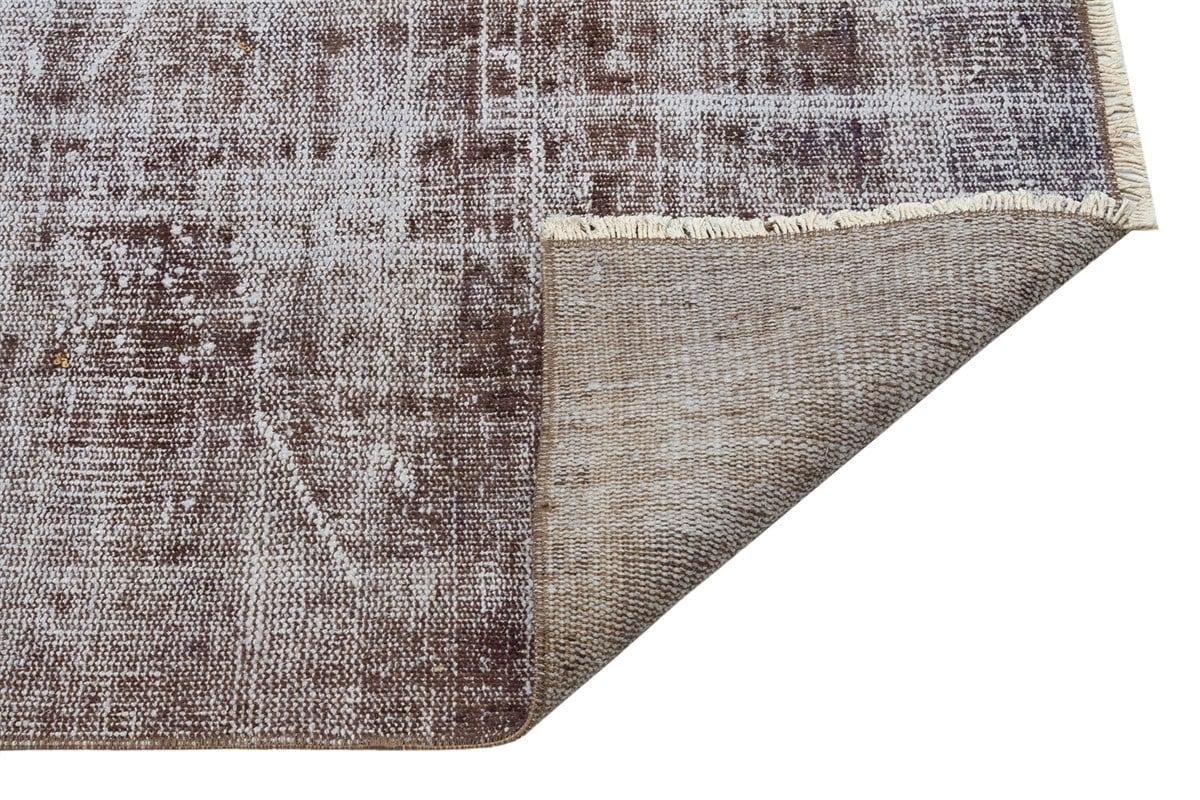 Vintage Turkish Wool Rug (5'8"x9'3"ft): Handmade Anatolian Persian Design