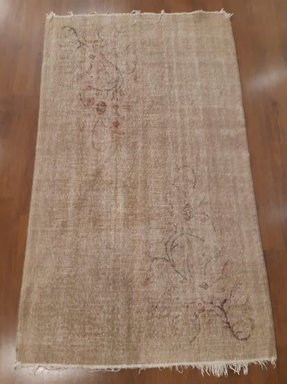 Vintage Turkish Wool Rug: Bohemian Anatolian Design (3'9"x7' ft)