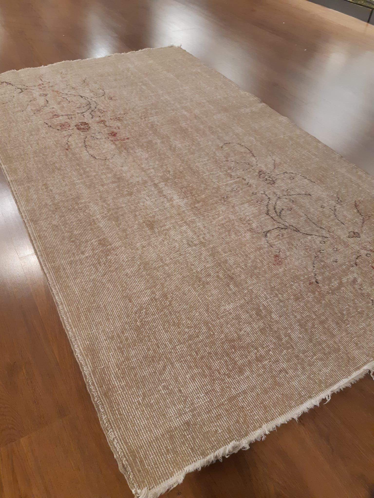 Vintage Turkish Wool Rug: Bohemian Anatolian Design (3'9"x7' ft)