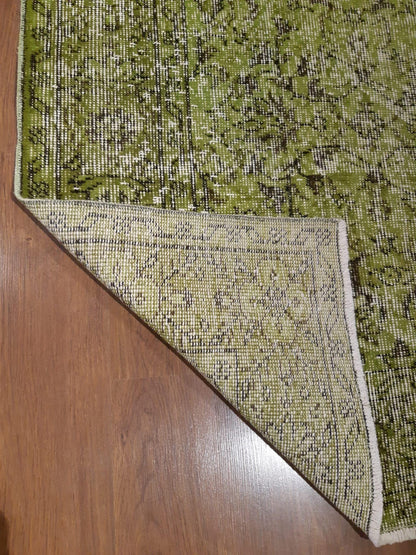 Handmade Green Wool Vintage Rug: 6x9 ft
