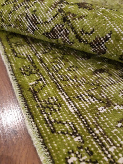 Handmade Green Wool Vintage Rug: 6x9 ft
