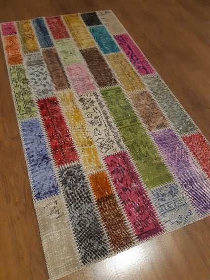 Handmade Wool Patchwork Turkish Rug: Bohemian Runner Rug (2.6x4.9 ft)