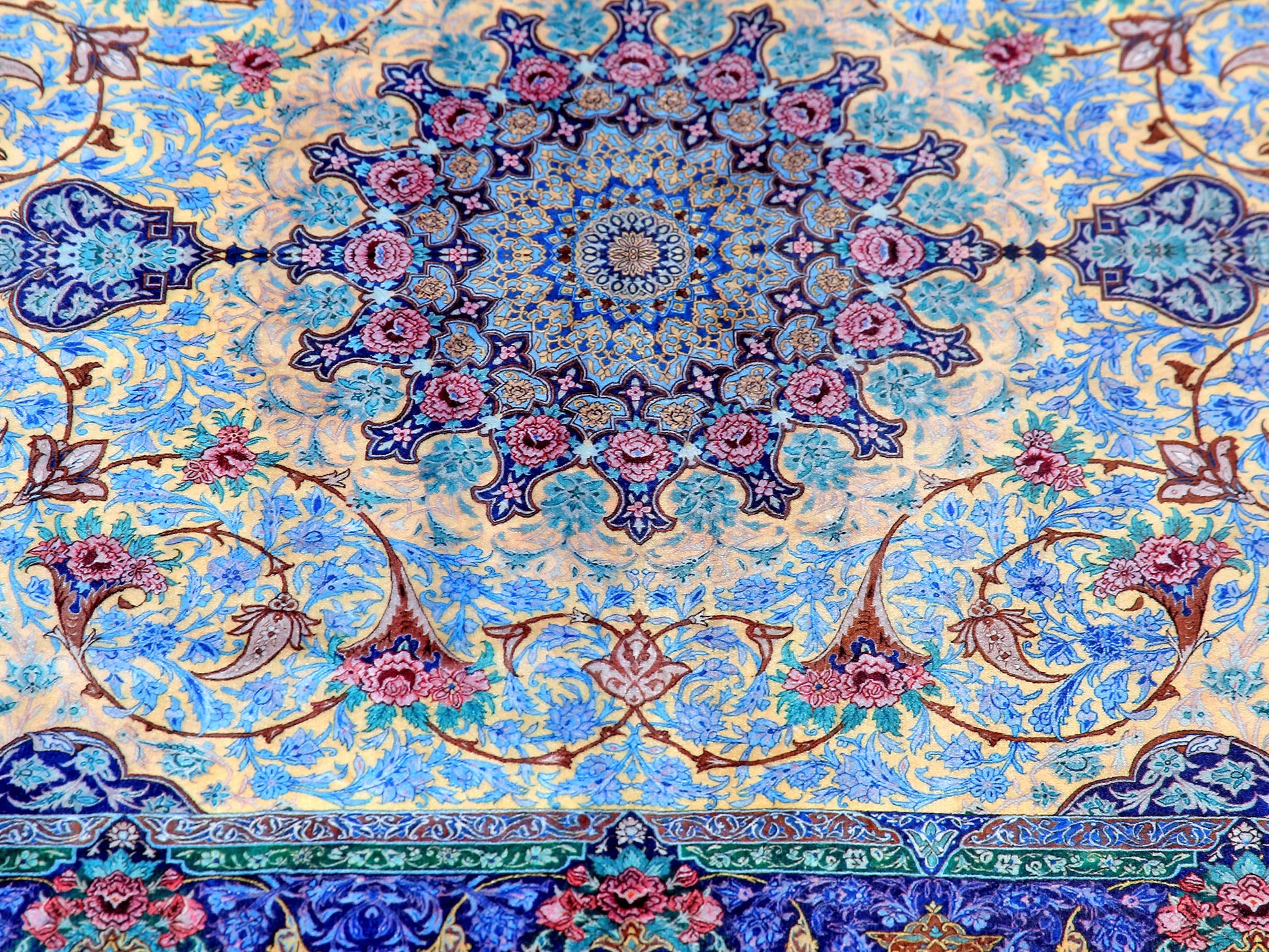Turkish Prayer Rug, Traditional Ottoman Design Seccade