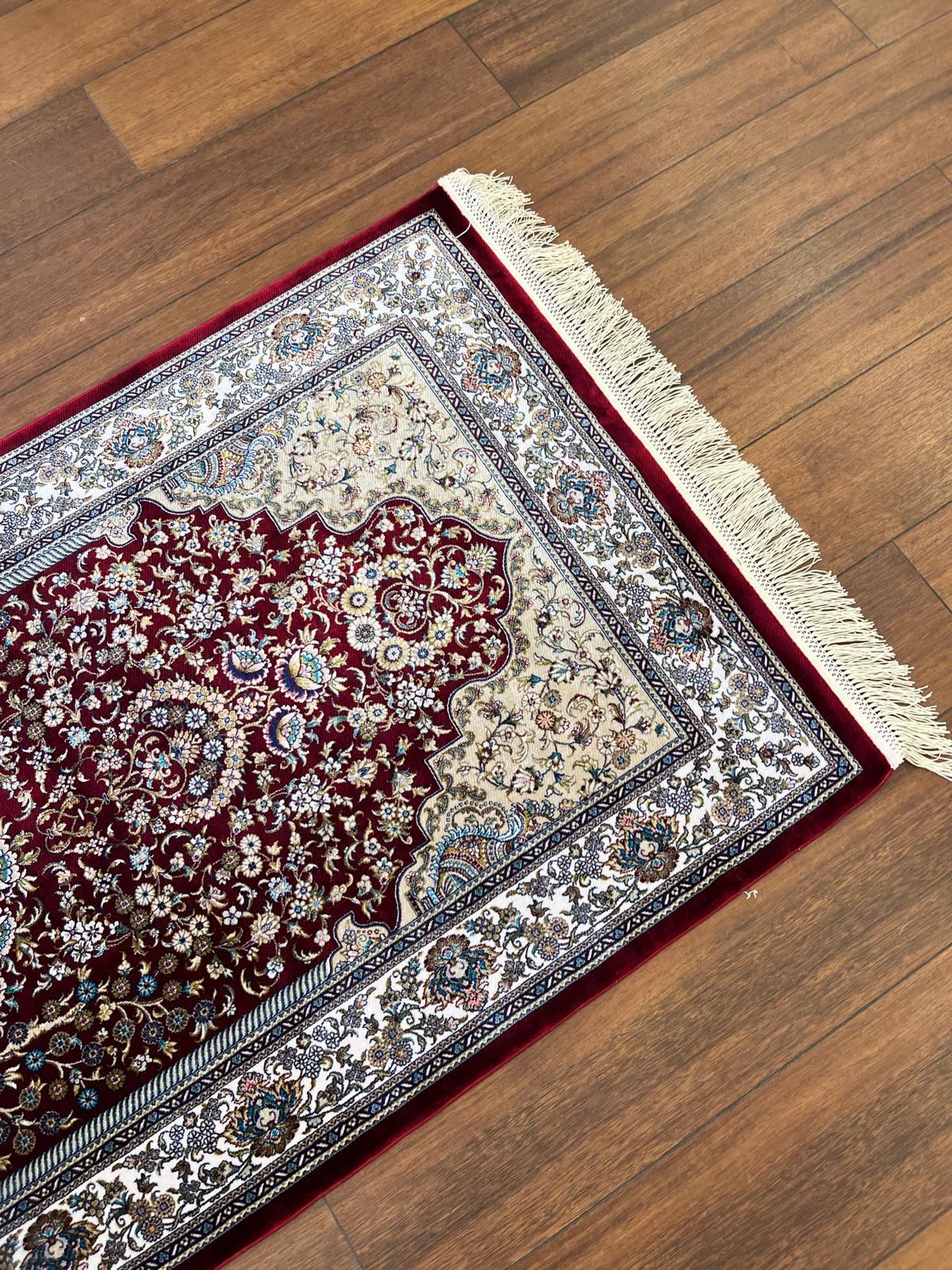 Bamboo Silk Prayer Rug: Soft Muslim Seccade with Silk Fringes