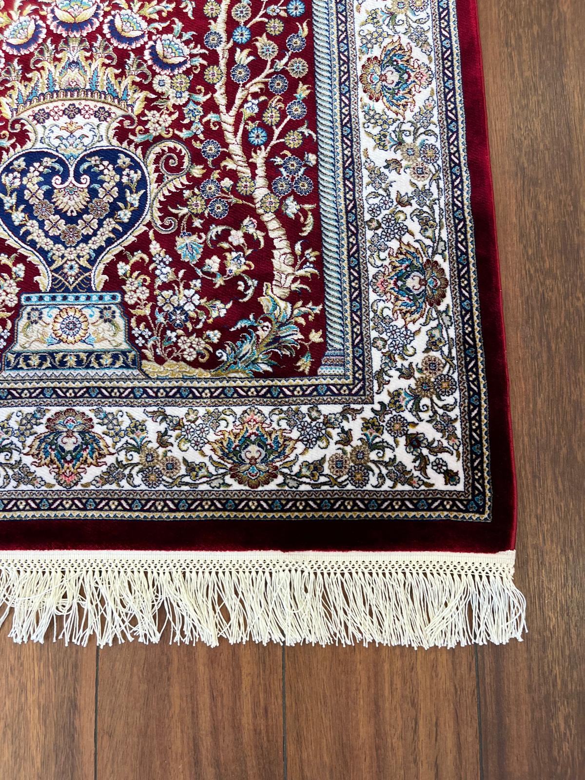 Bamboo Silk Prayer Rug: Soft Muslim Seccade with Silk Fringes