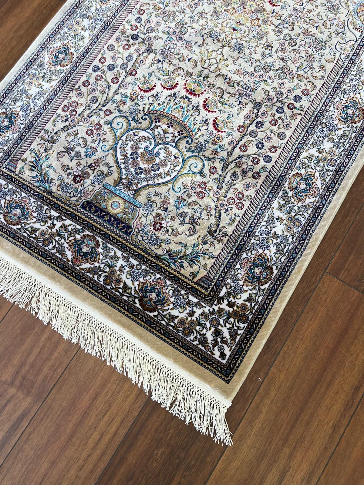 Bamboo Prayer Rug with Silk Fringes: Soft Muslim Seccade