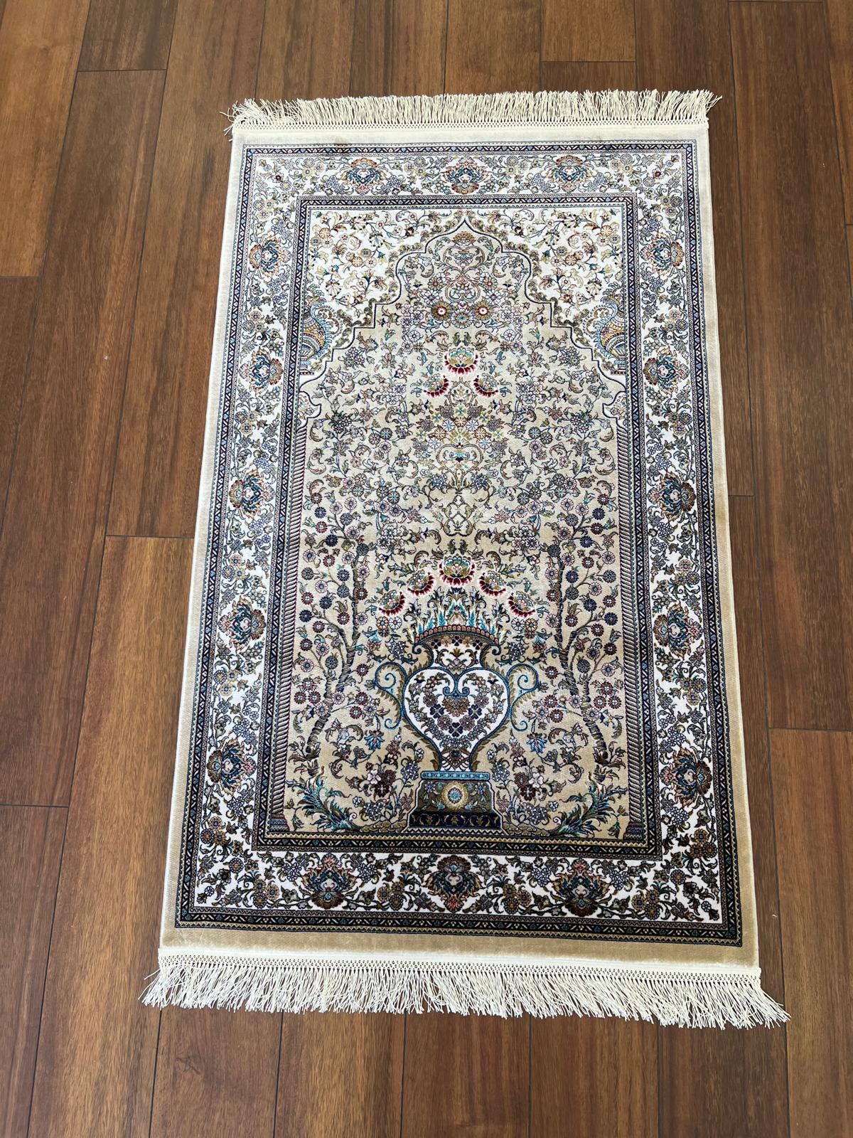 Bamboo Prayer Rug with Silk Fringes: Soft Muslim Seccade