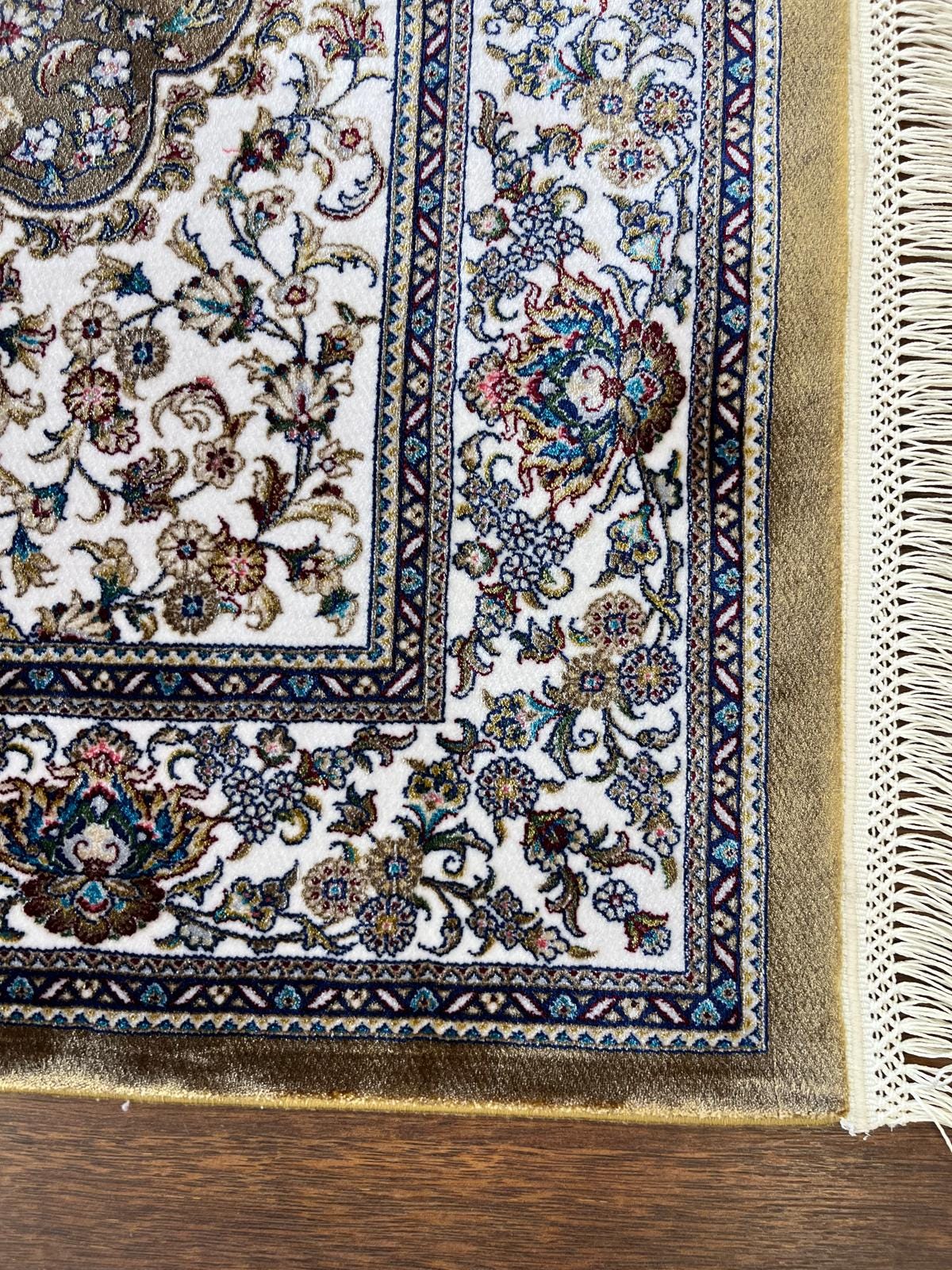 Bamboo Prayer Rug with Silk Fringes: Soft Muslim Seccade