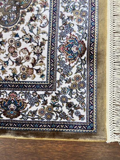 Bamboo Prayer Rug with Silk Fringes: Soft Muslim Seccade
