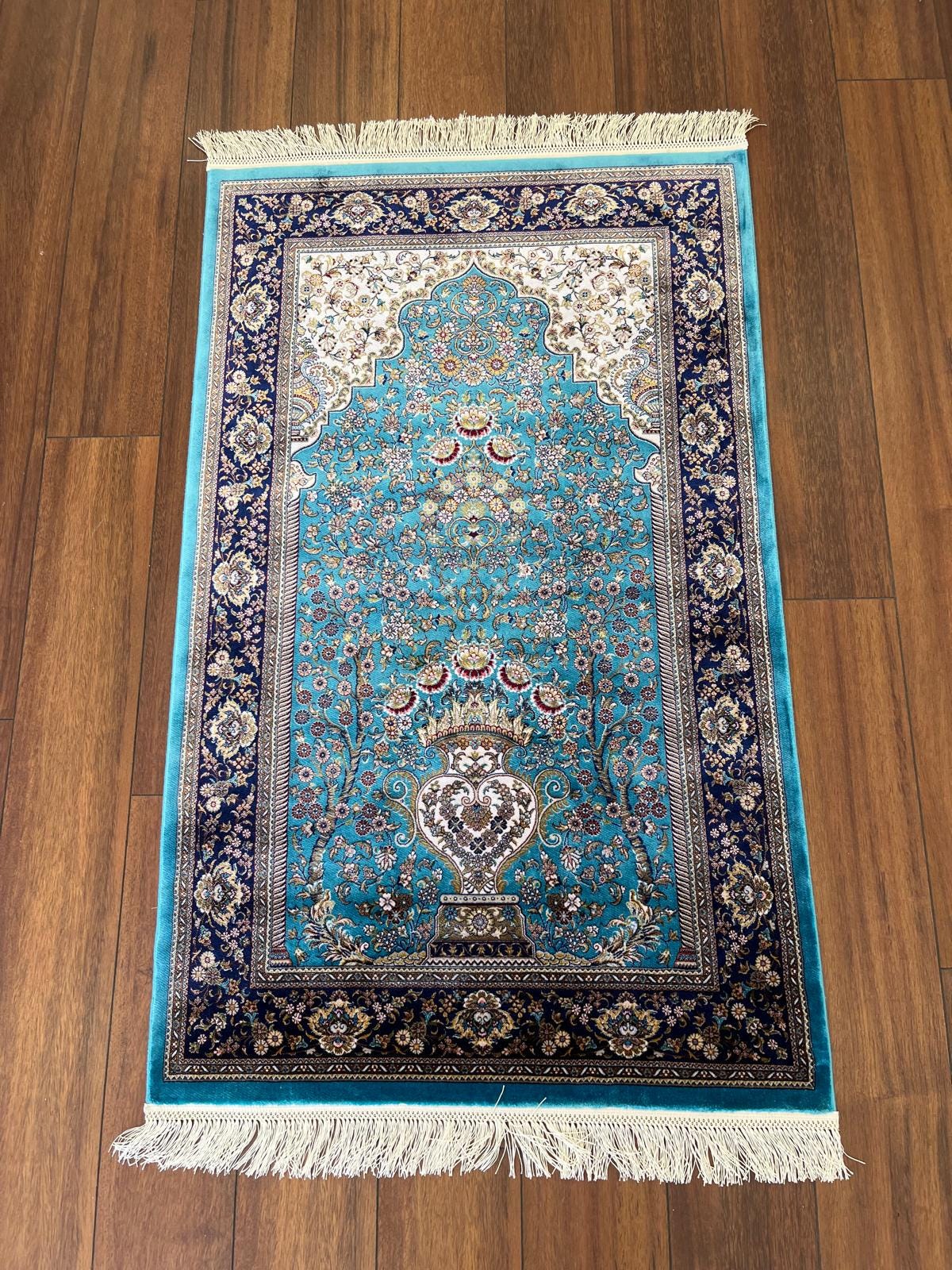Bamboo Prayer Rug with Silk Fringes: Soft Muslim Seccade