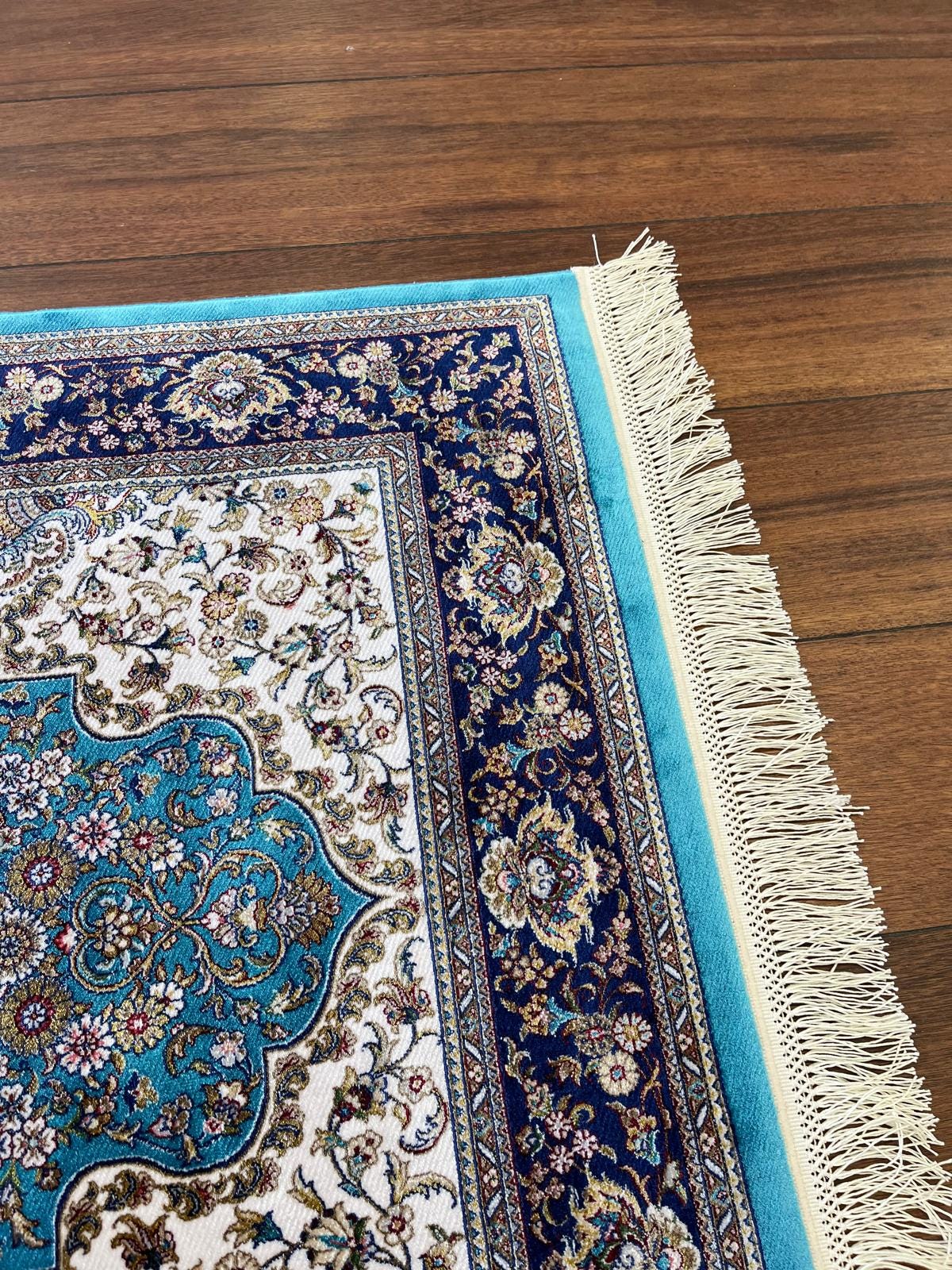 Bamboo Prayer Rug with Silk Fringes: Soft Muslim Seccade