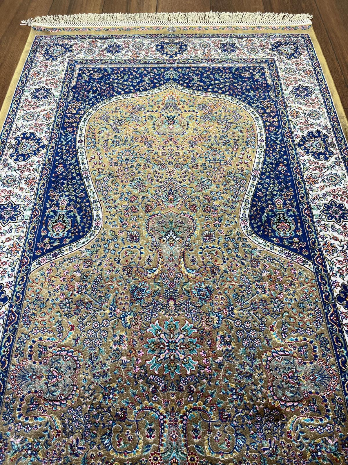 Bamboo Prayer Rug: Silk Fringes, Soft Muslim Carpet (80x125)