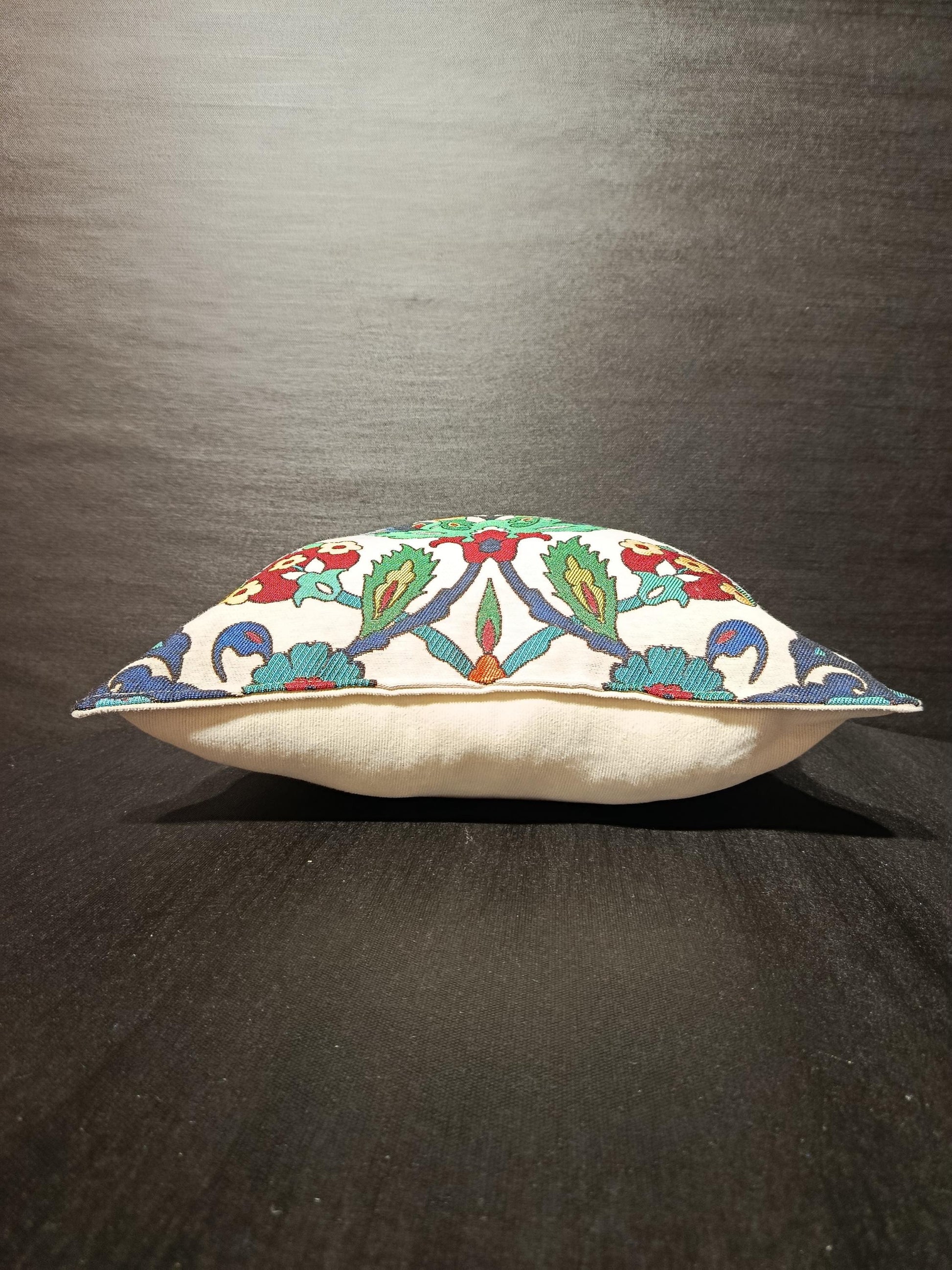 Floral Gobelin Cushion Cover: Turkish Tapestry Pillow, 40x40cm