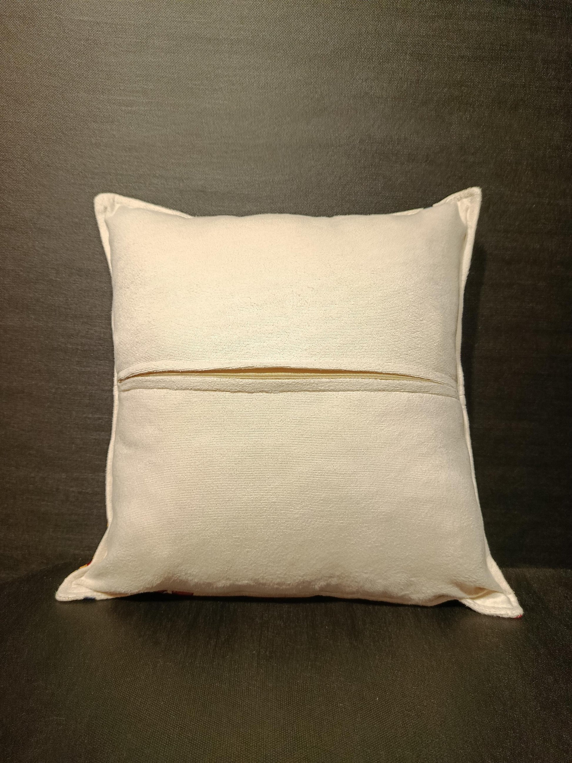 Ottoman Tulip Floral Cushion Cover: Turkish Tapestry Pillow, 40x40cm