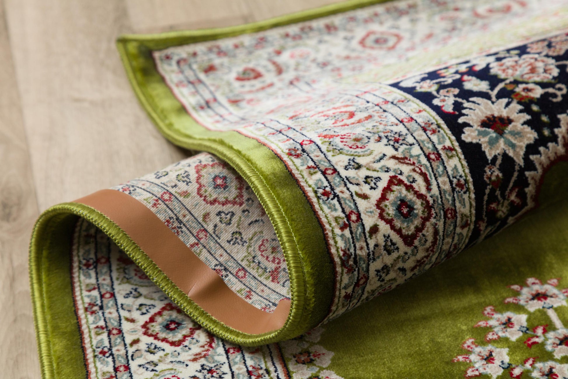 Turkish Prayer Rug: Green Ottoman Design Seccade (70x125 cm)