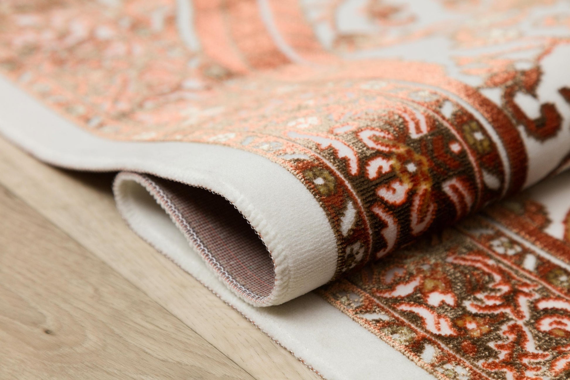 Floral Turkish Prayer Rug: Elegant Mihrab Design - Made in Türkiye