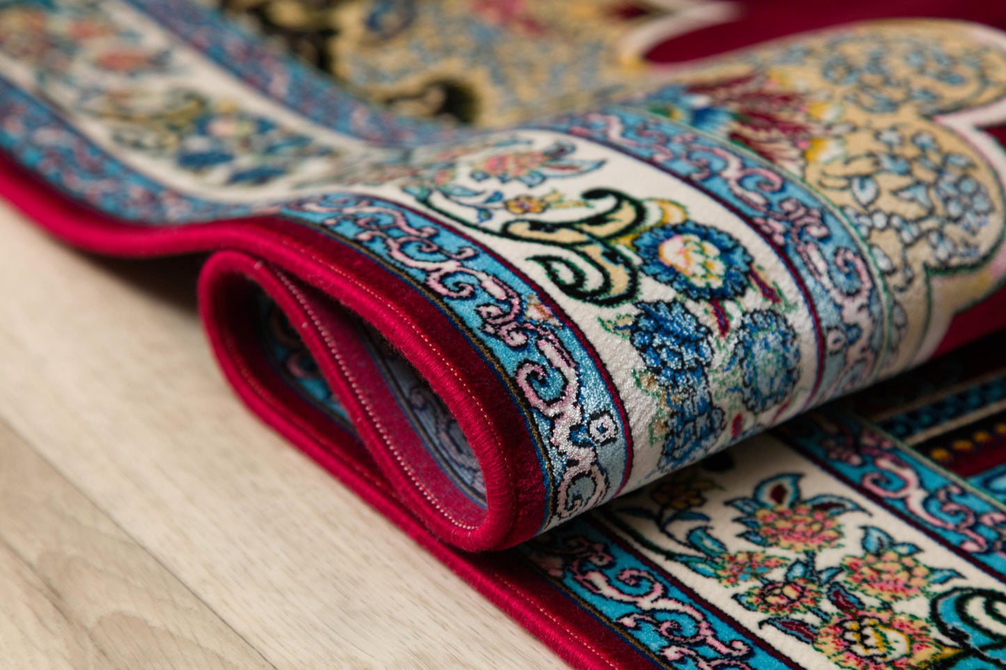 Red Silk-Look Turkish Prayer Rug: Islamic Floral Lantern Design
