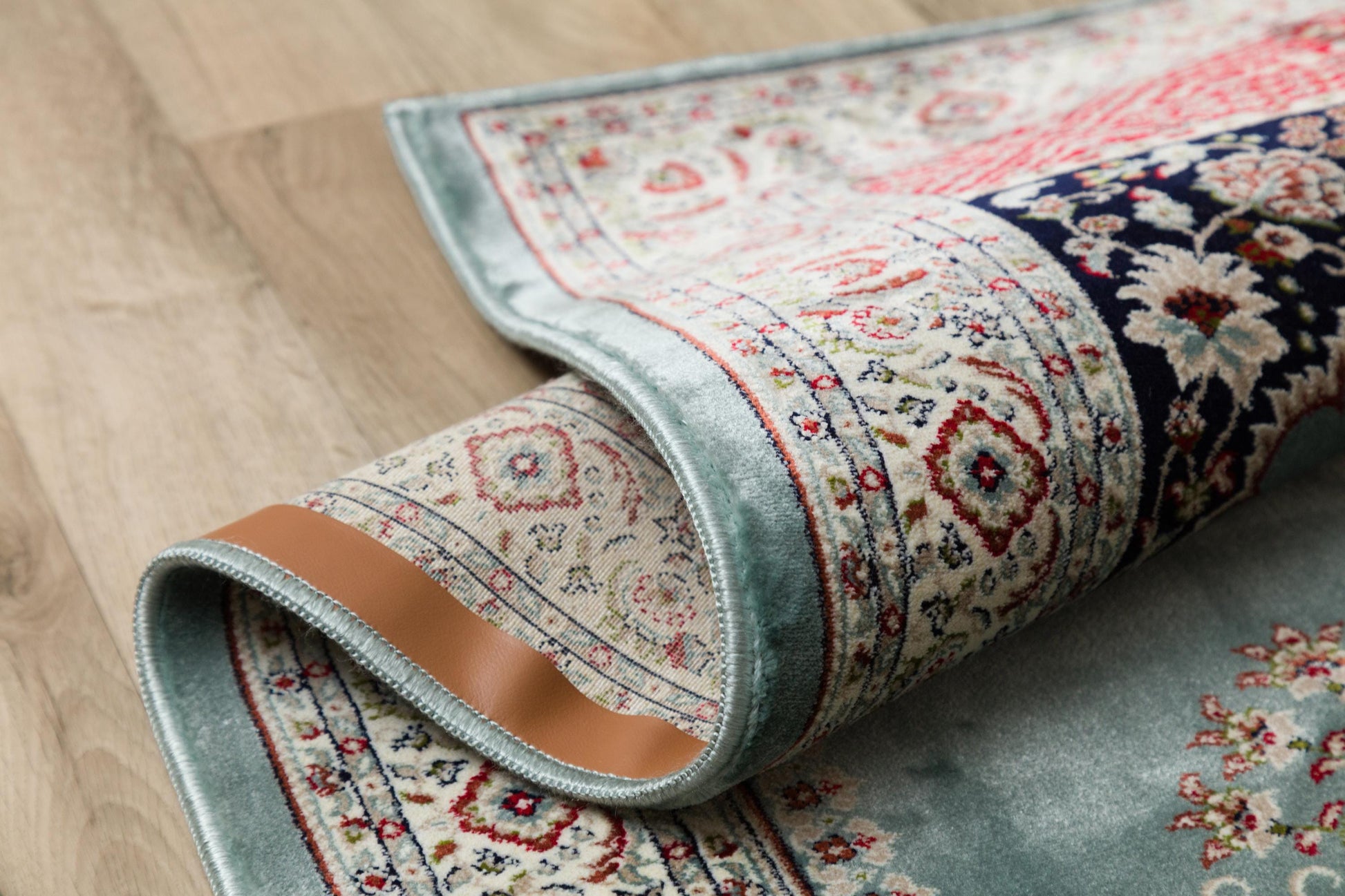 Turkish Prayer Rug: Soft Lightweight Seccade (70x125 cm)