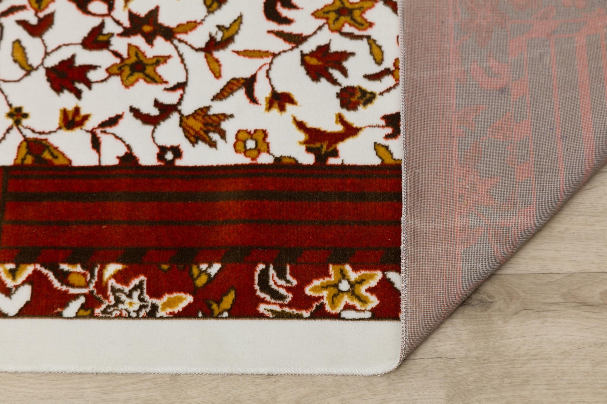 Floral Turkish Prayer Rug: Elegant Mihrab Design - Made in Türkiye