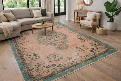 Vintage Turkish Wool Rug (5.7x9 ft): Handmade Anatolian Persian Design