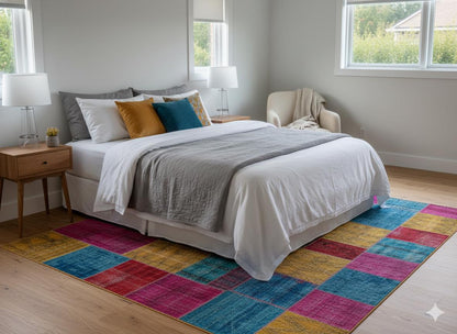 Handmade Wool Patchwork Turkish Rug: Bohemian Area Rug (6.9x9.8 ft)