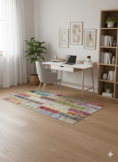 Handmade Wool Patchwork Turkish Rug: Bohemian Runner Rug (2.6x4.9 ft)