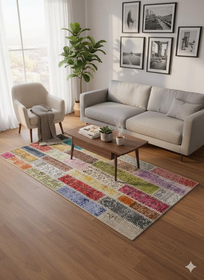 Handmade Wool Patchwork Turkish Rug: Bohemian Runner Rug (2.6x4.9 ft)