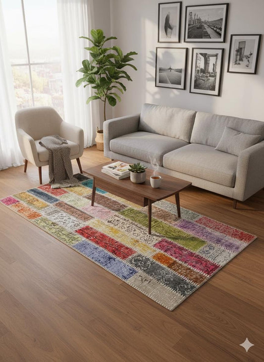 Handmade Wool Patchwork Turkish Rug: Bohemian Runner Rug (2.6x4.9 ft)